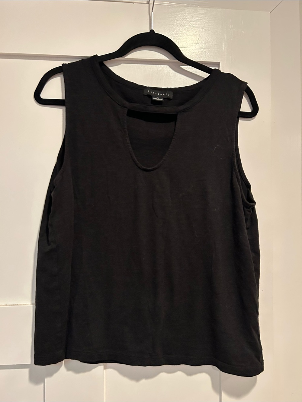 Sanctuary Black Sleeveless Keyhole Tank